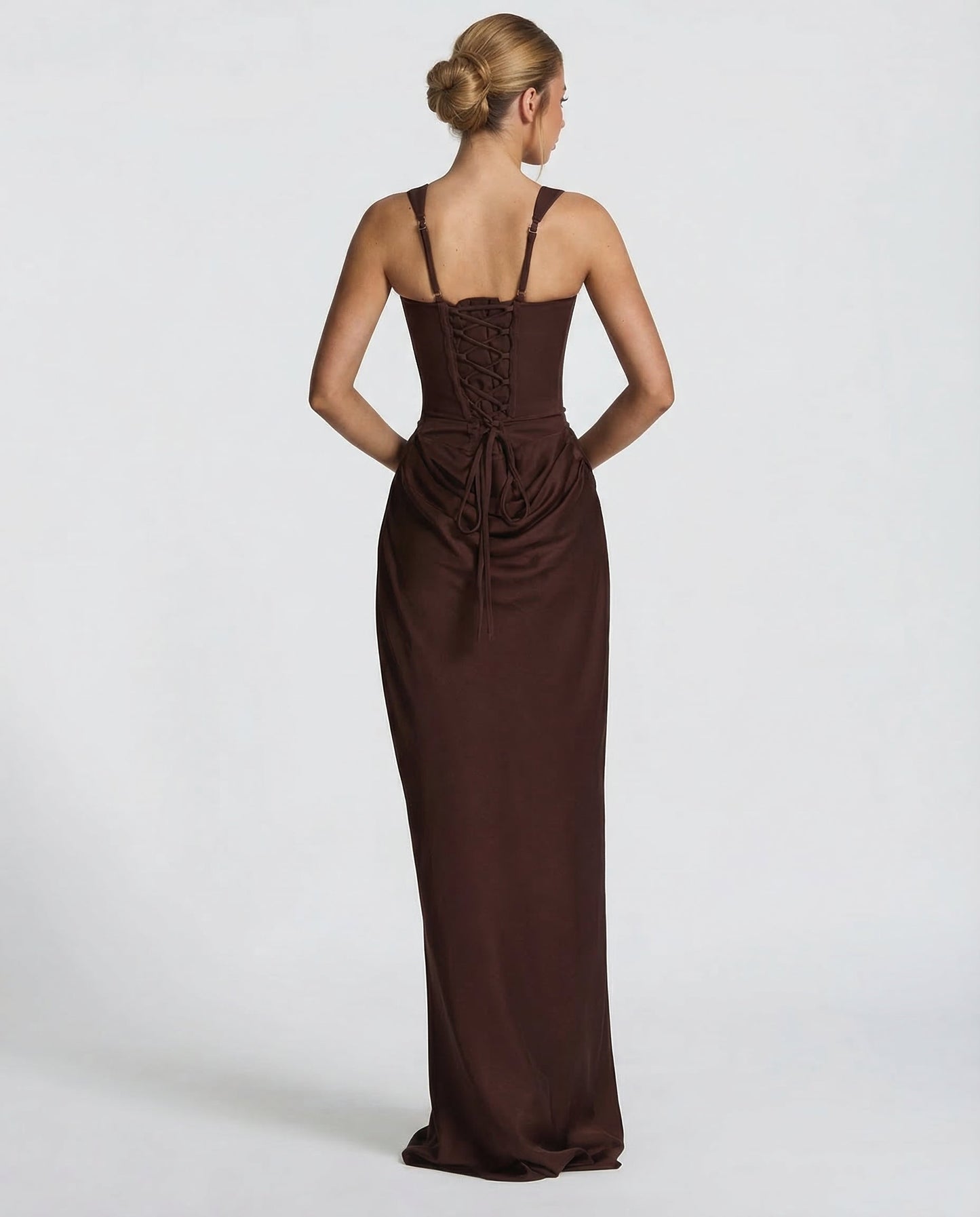 Elegante abito maxi stile corsetto con scollo quadrato