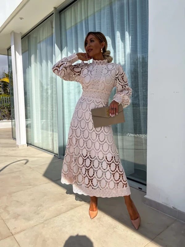 Elegante abito midi da donna in pizzo
