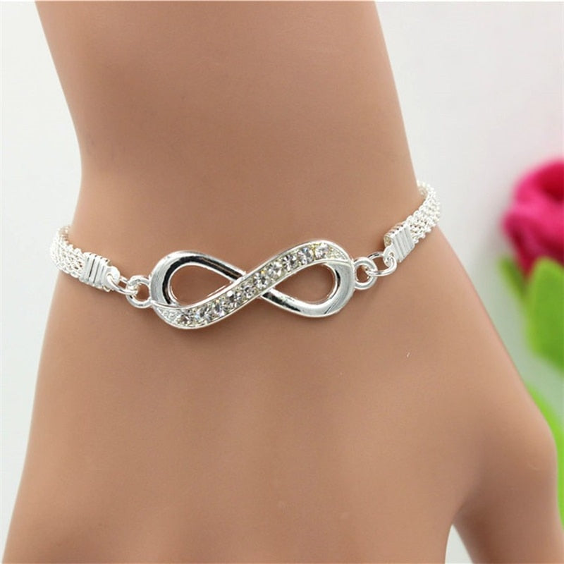 Elegante bracciale con simbolo dell'infinito