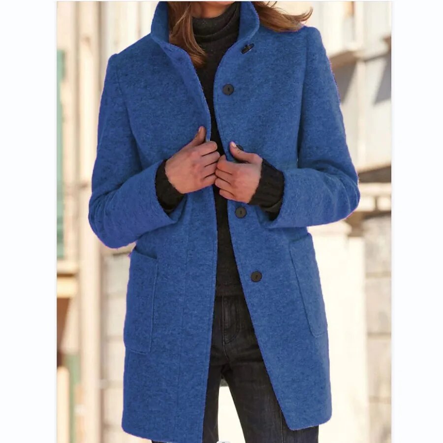 Elegante cappotto invernale da donna in lana con chiusura a bottoni