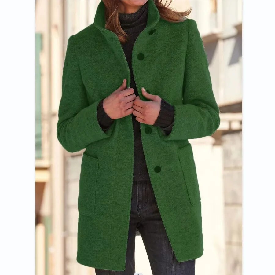 Elegante cappotto invernale da donna in lana con chiusura a bottoni