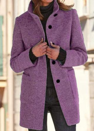Elegante cappotto invernale da donna in lana con chiusura a bottoni