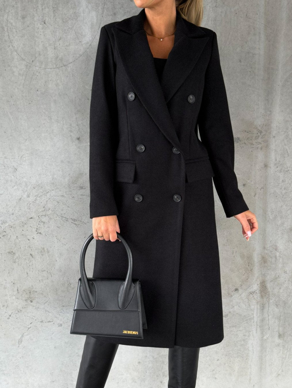 Elegante Cappotto Invernale per un Look Raffinato e Caldo