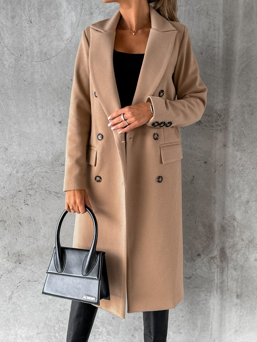 Elegante Cappotto Invernale per un Look Raffinato e Caldo