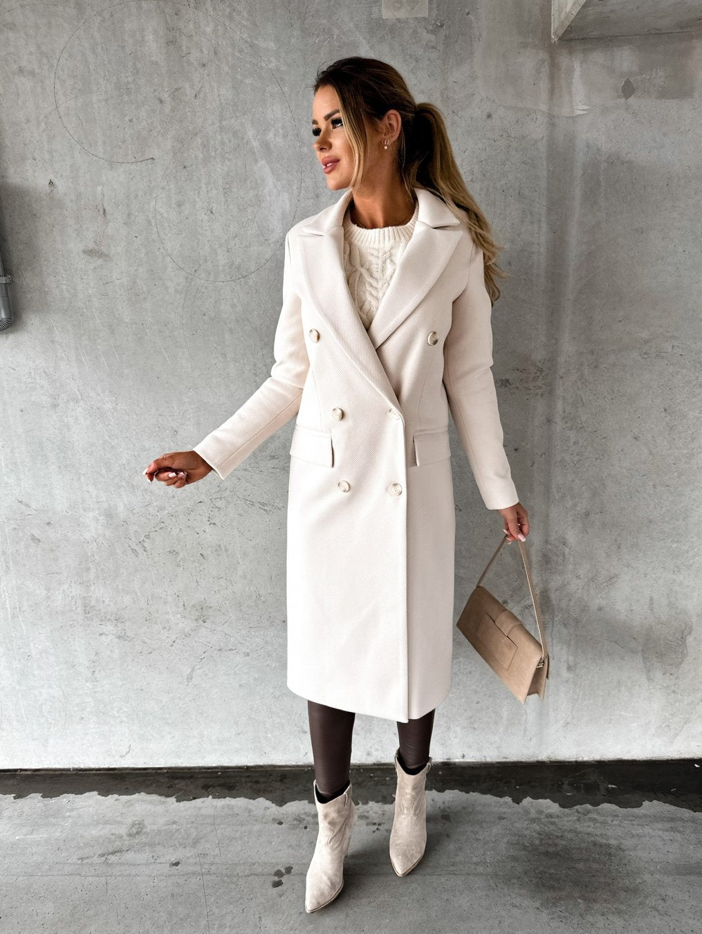 Elegante Cappotto Invernale per un Look Raffinato e Caldo