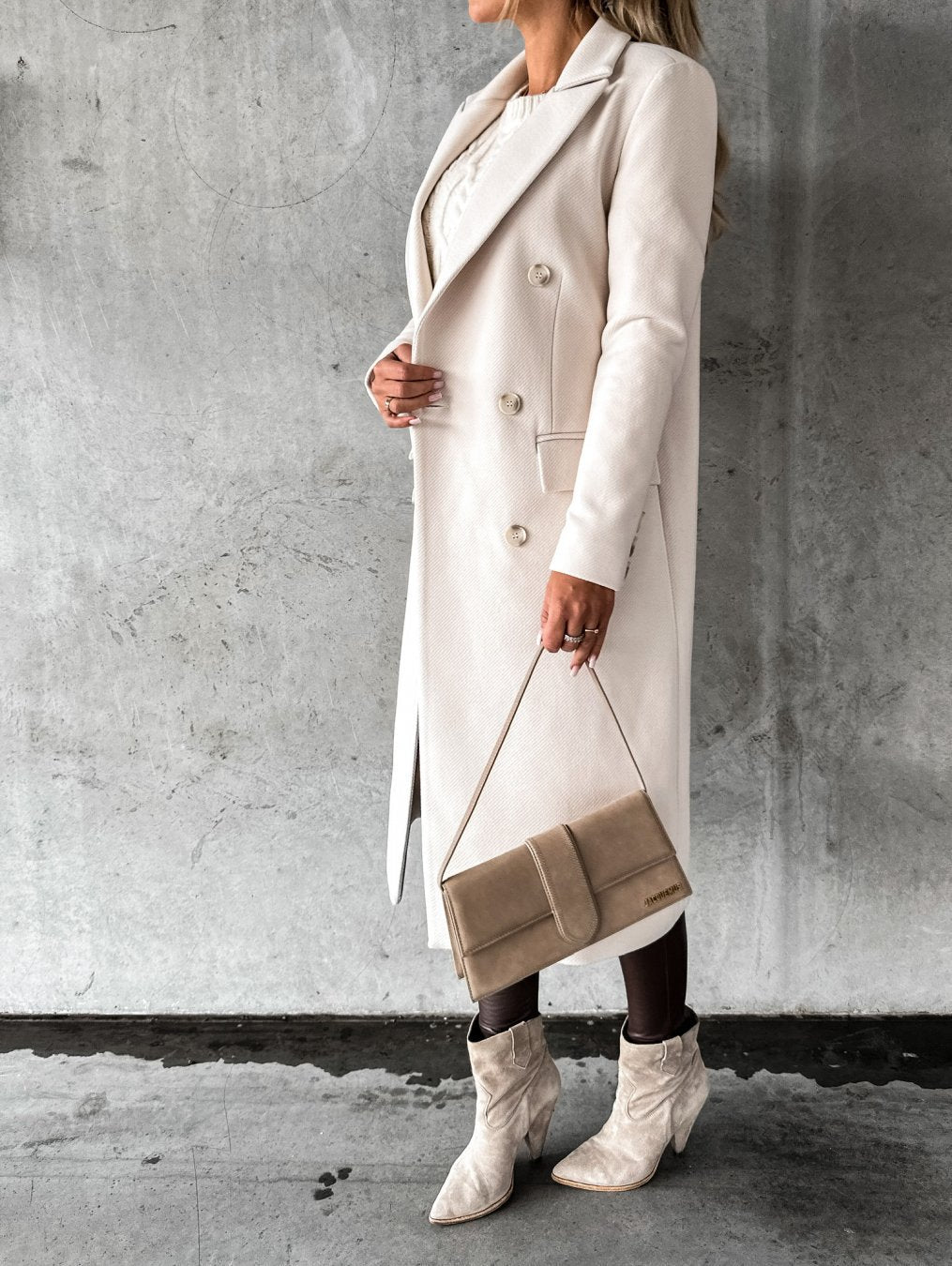 Elegante Cappotto Invernale per un Look Raffinato e Caldo