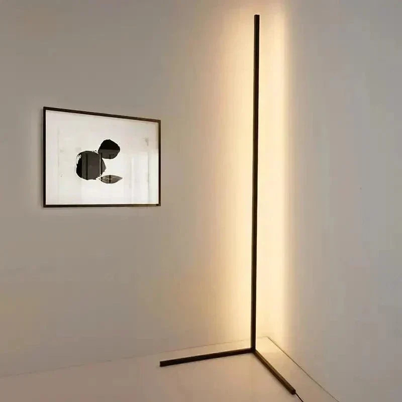 Elegante Lampada ad Angolo RGB con Telecomando - Illuminazione Moderna