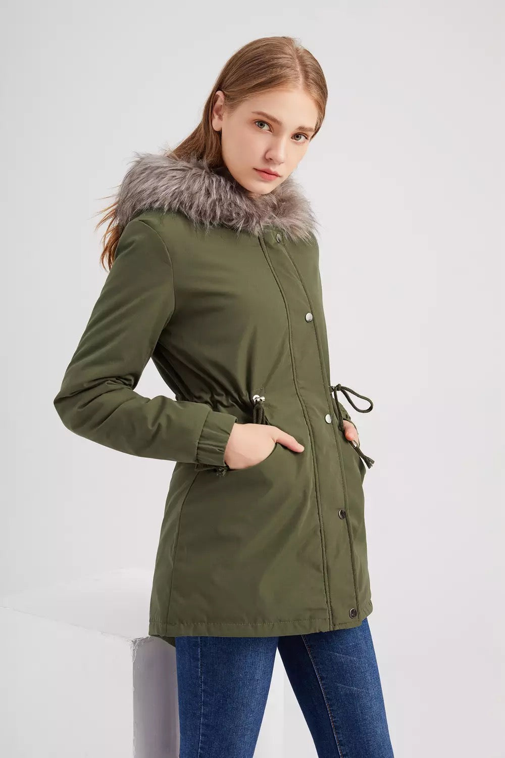 Elegante Parka Invernale con Pratiche Tasche