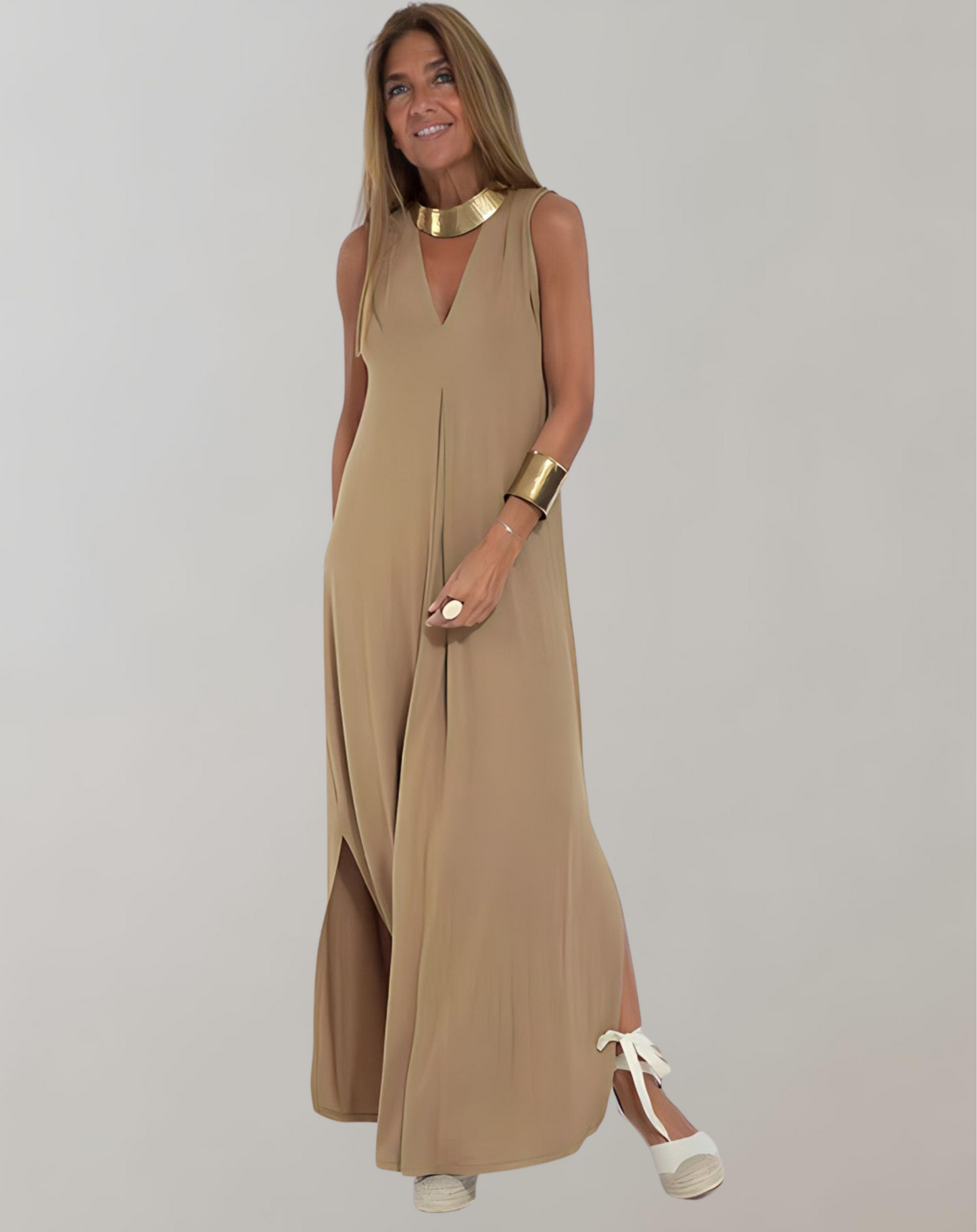 Elegante vestito lungo estivo con scollo a V