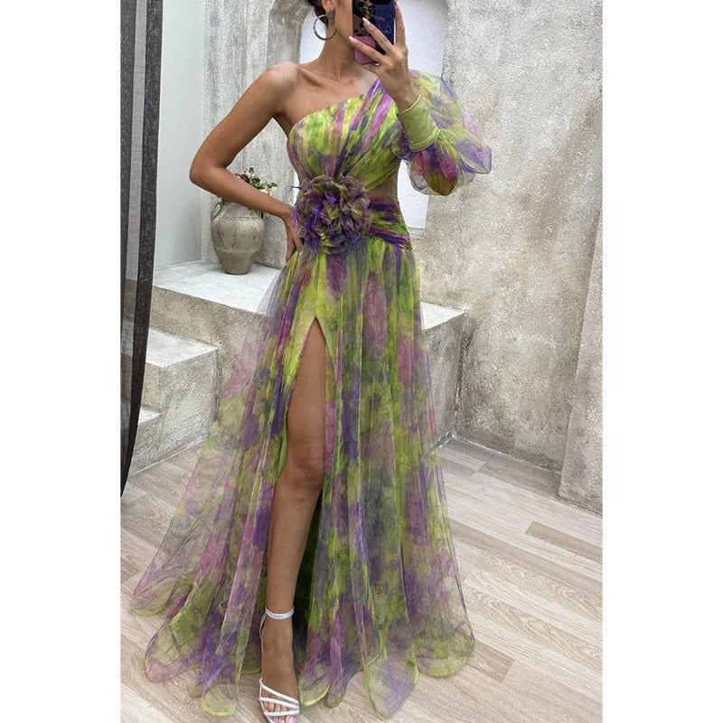 Elegante vestito lungo semi-trasparente a fantasia floreale