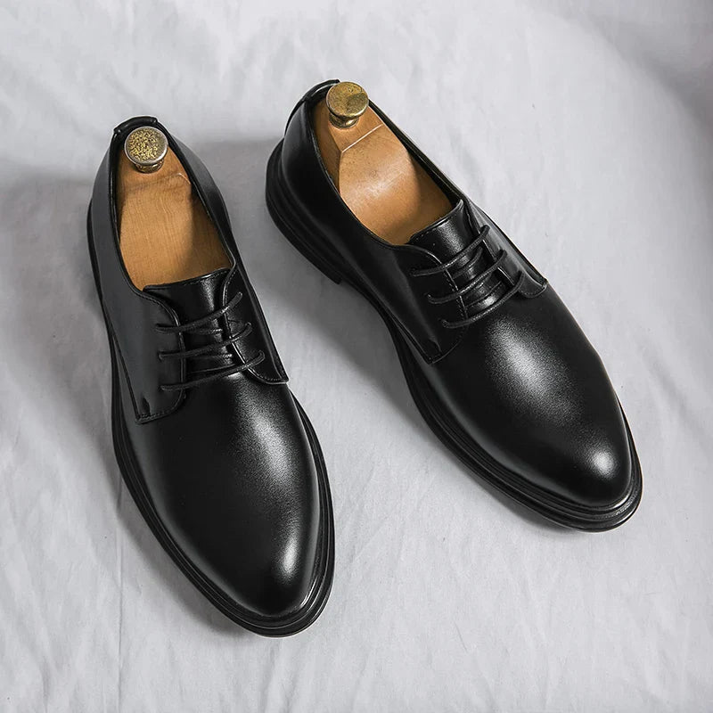 Eleganti scarpe stringate Oxford da uomo