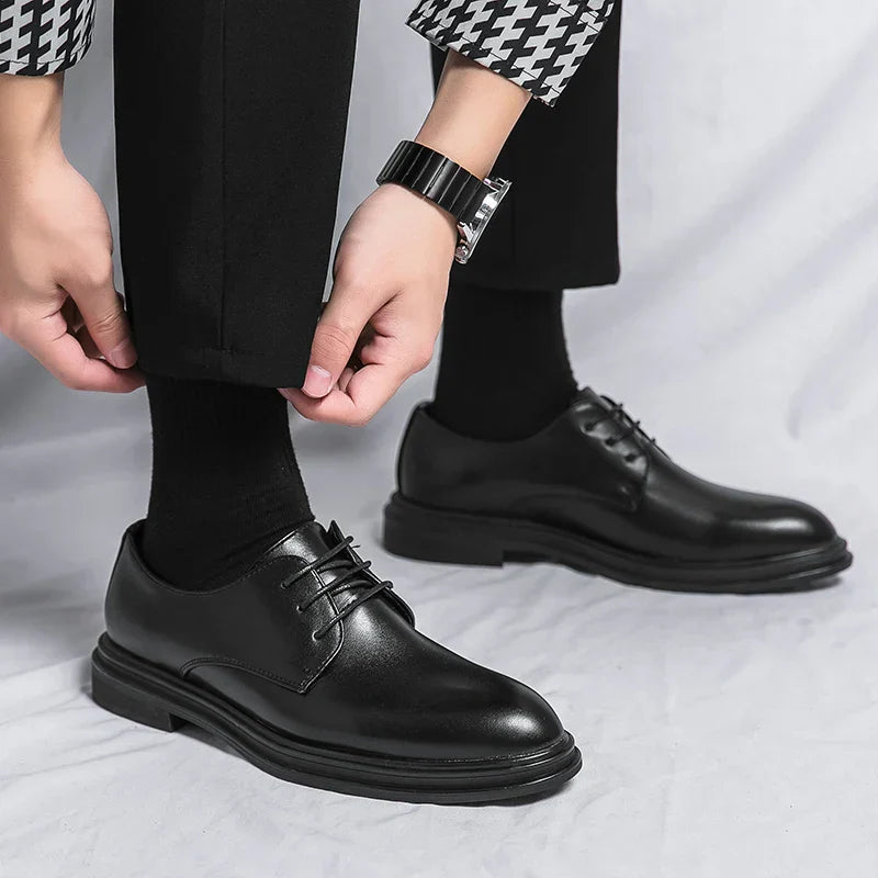 Eleganti scarpe stringate Oxford da uomo