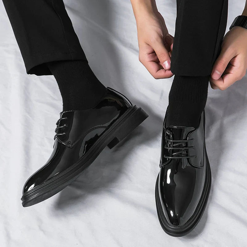 Eleganti scarpe stringate Oxford da uomo