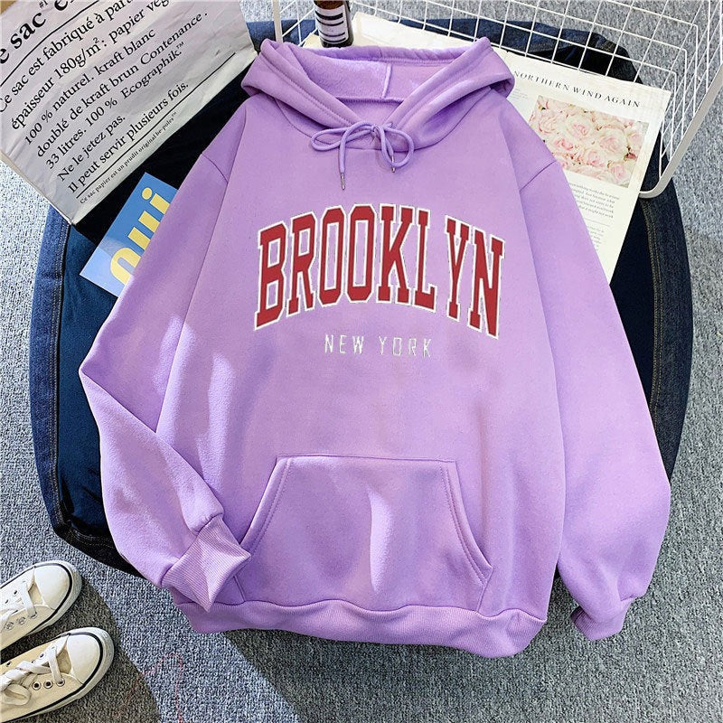Felpa con cappuccio da donna con elegante stampa Brooklyn