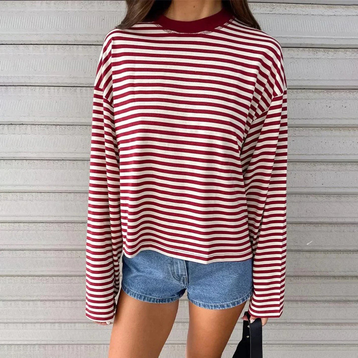 Felpa da donna oversize a righe a maniche lunghe con girocollo