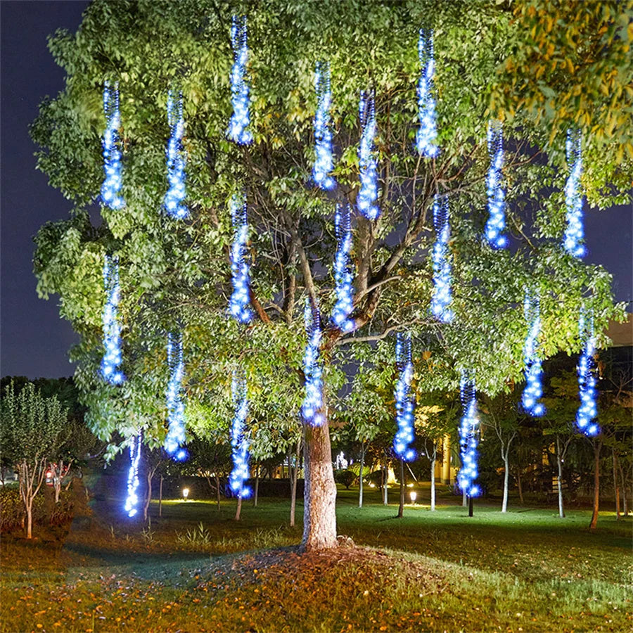 Ghirlanda Luminosa a LED Effetto Pioggia di Meteoriti – Illuminazione Multicolore da Esterno – Ideale per un'Atmosfera Vivace e Dinamica in Giardino