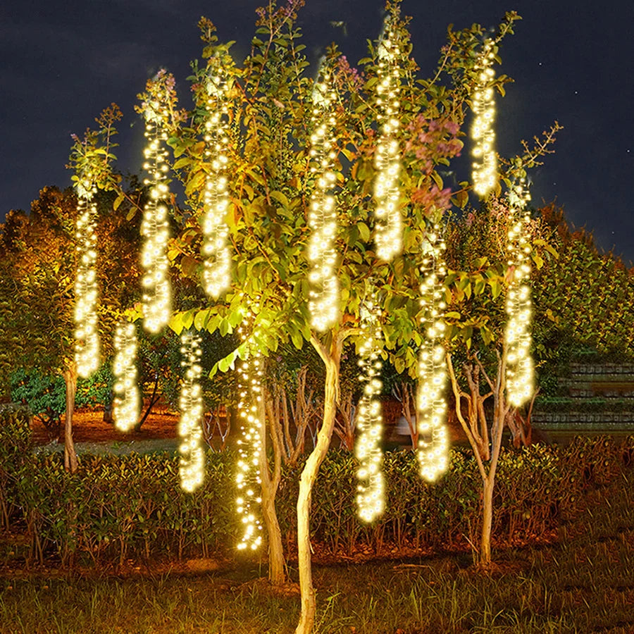 Ghirlanda Luminosa a LED Effetto Pioggia di Meteoriti – Illuminazione Multicolore da Esterno – Ideale per un'Atmosfera Vivace e Dinamica in Giardino