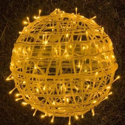 Ghirlanda Luminosa Decorativa da Esterno con Sfere in Rattan - Illuminazione da Giardino - Sfere Decorative