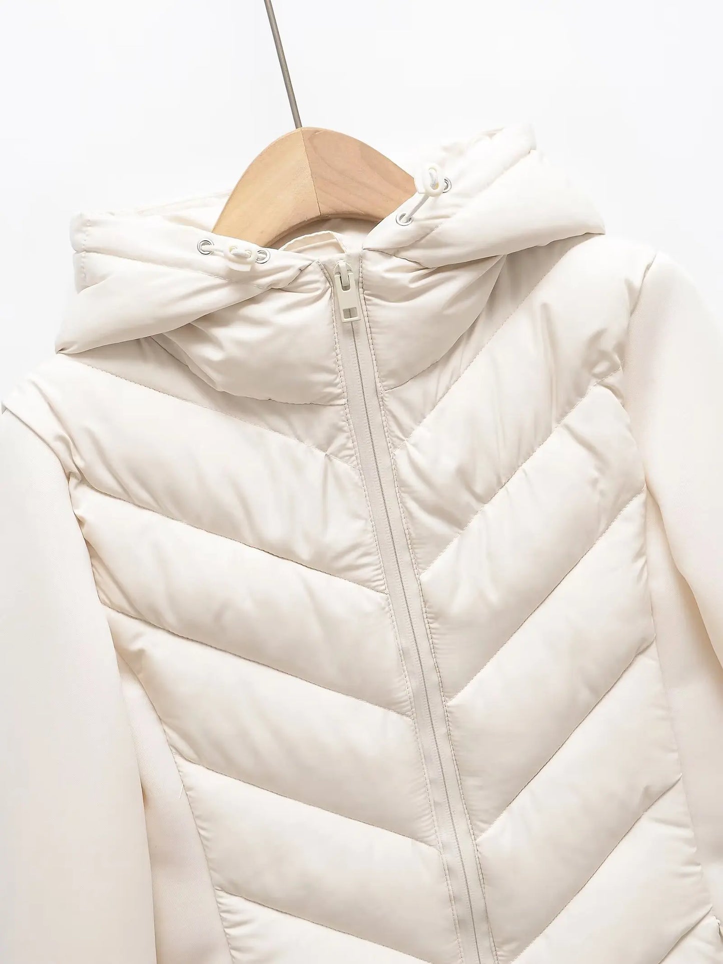 Giacca Invernale da Donna Leggermente Imbottita con Cappuccio e Tasche Nascoste