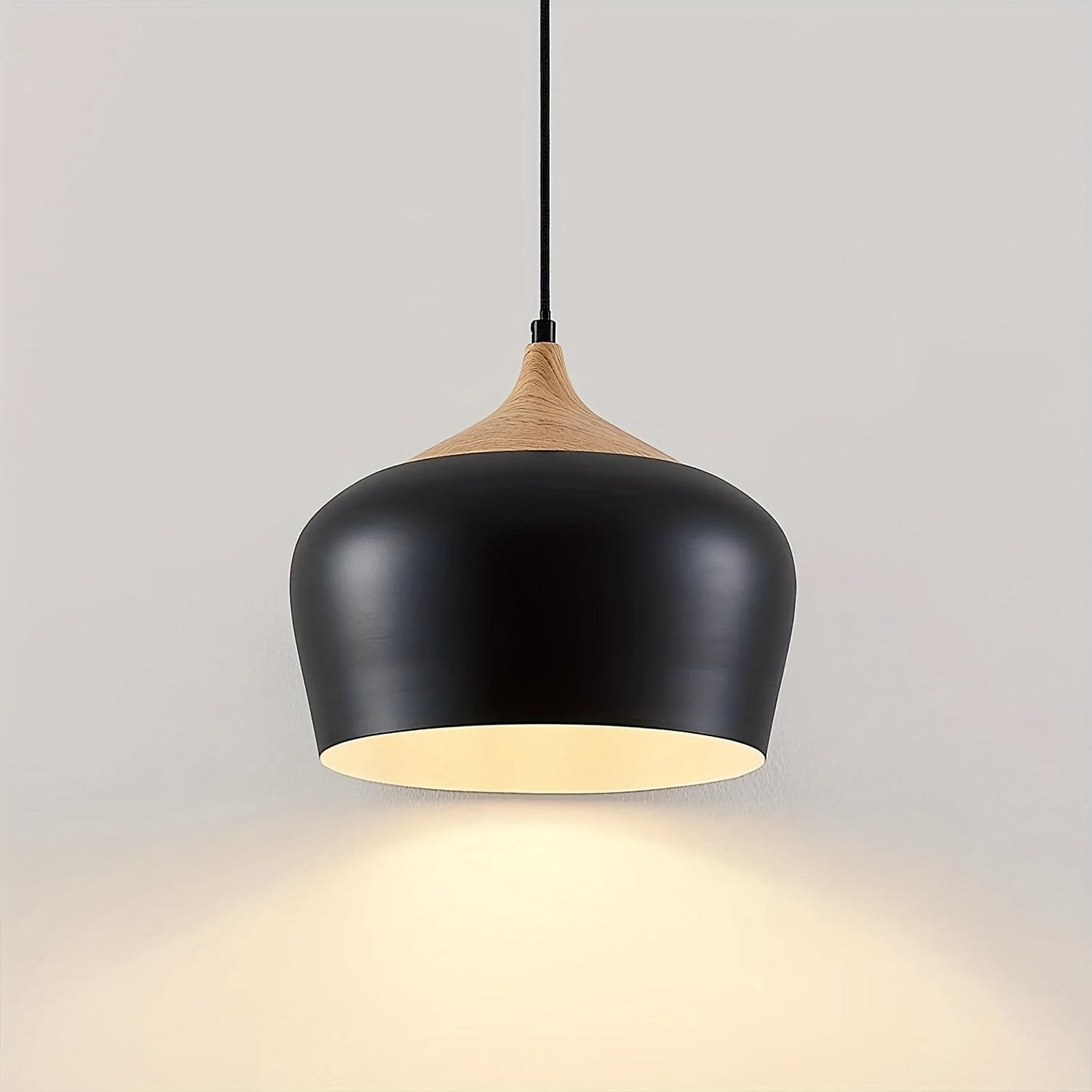 Lampada a sospensione moderna in stile scandinavo | Struttura in ferro con dettagli in legno
