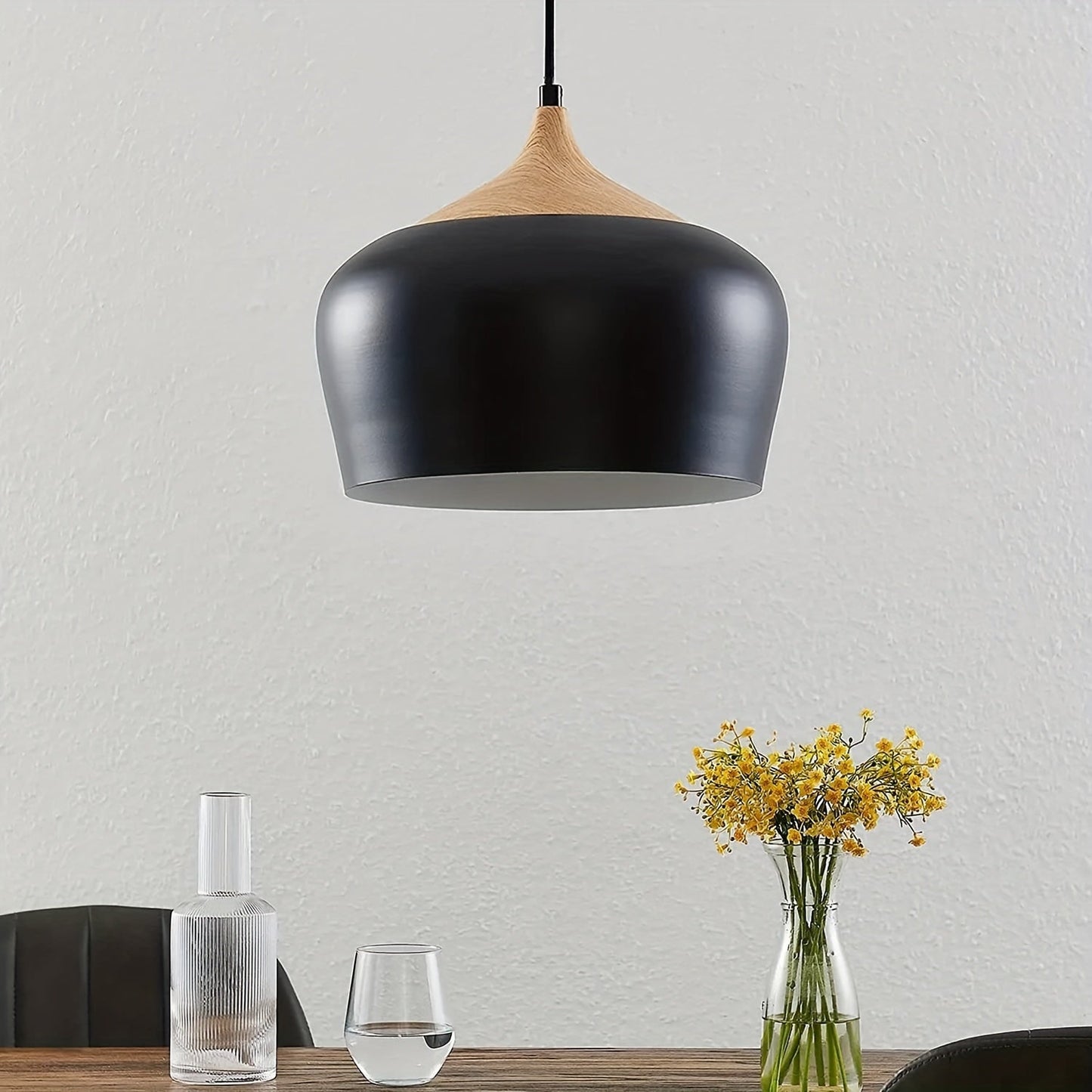 Lampada a sospensione moderna in stile scandinavo | Struttura in ferro con dettagli in legno