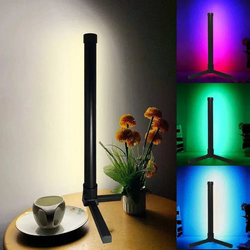 Lampada da Angolo Elegante a LED RGB con Telecomando - Illuminazione Moderna