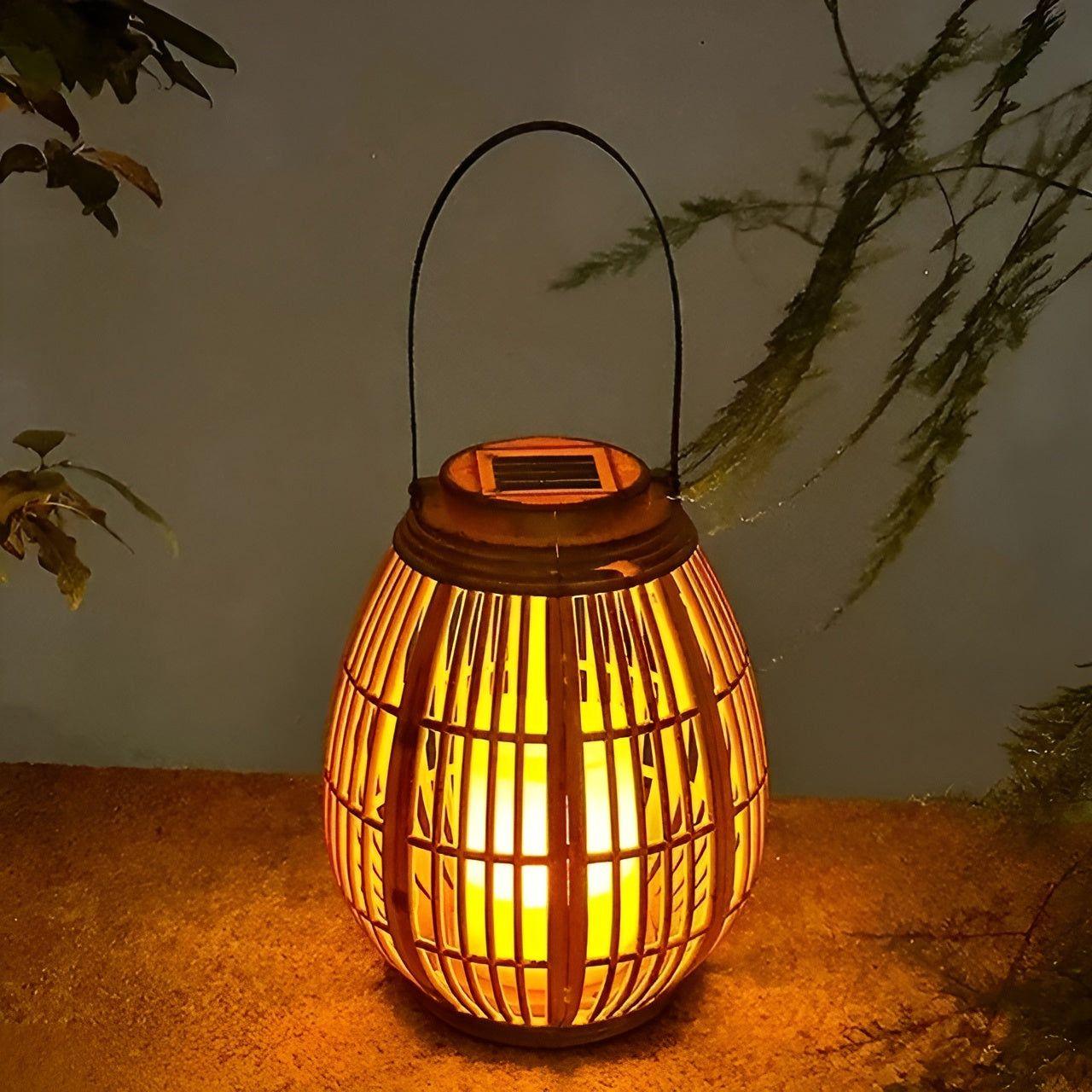 Lampada da giardino solare in rattan con illuminazione automatica per esterni