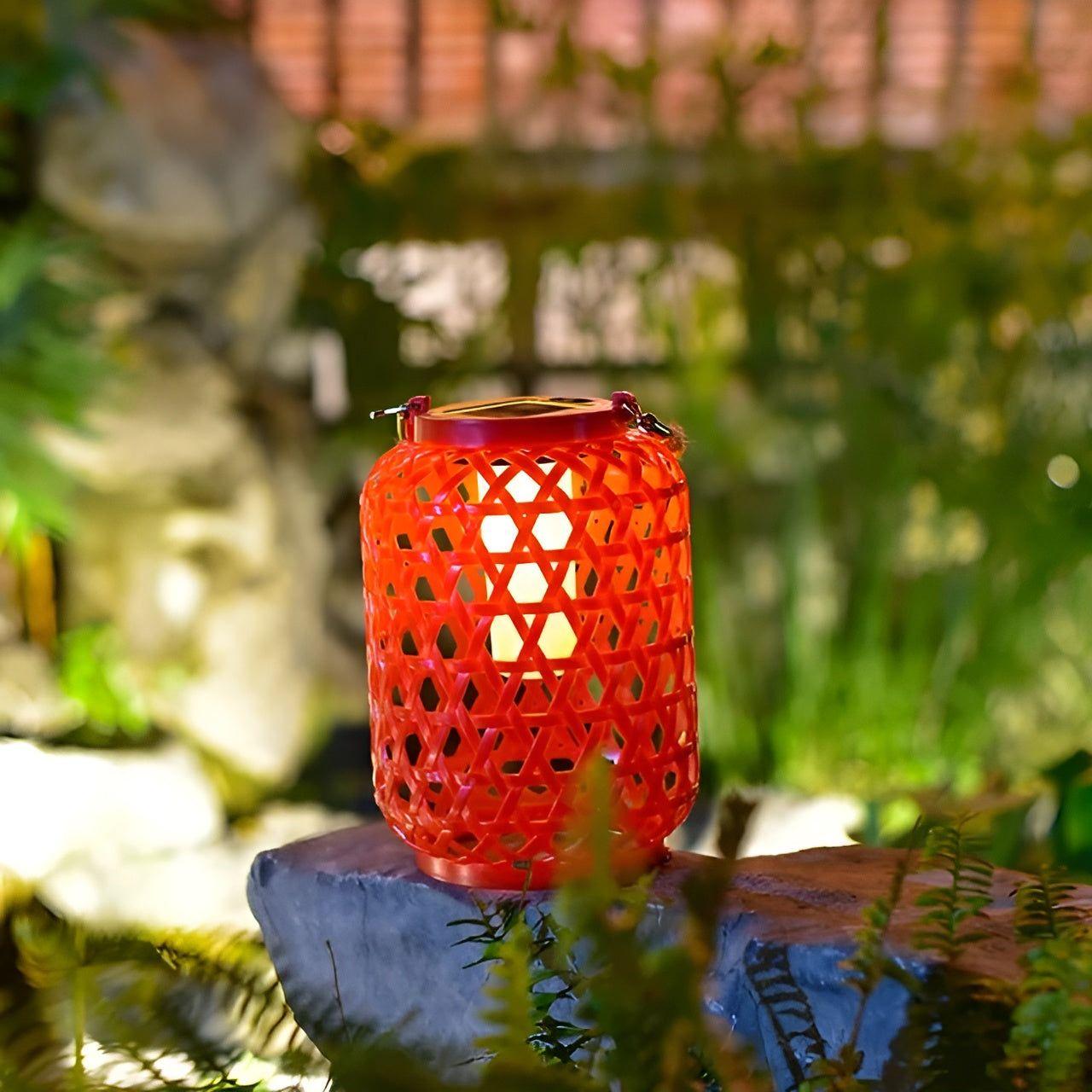 Lampada da giardino solare in rattan con illuminazione automatica per esterni