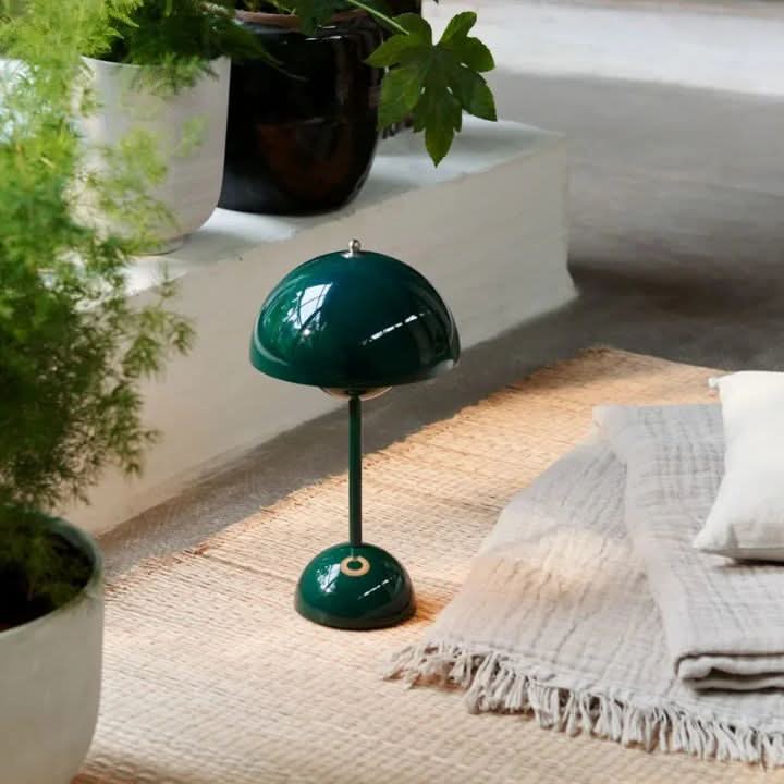 Lampada da tavolo a LED wireless moderna con dimmer