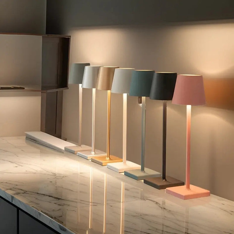 Lampada da Tavolo Senza Fili Ricaricabile - Elegante LED per Interni ed Esterni