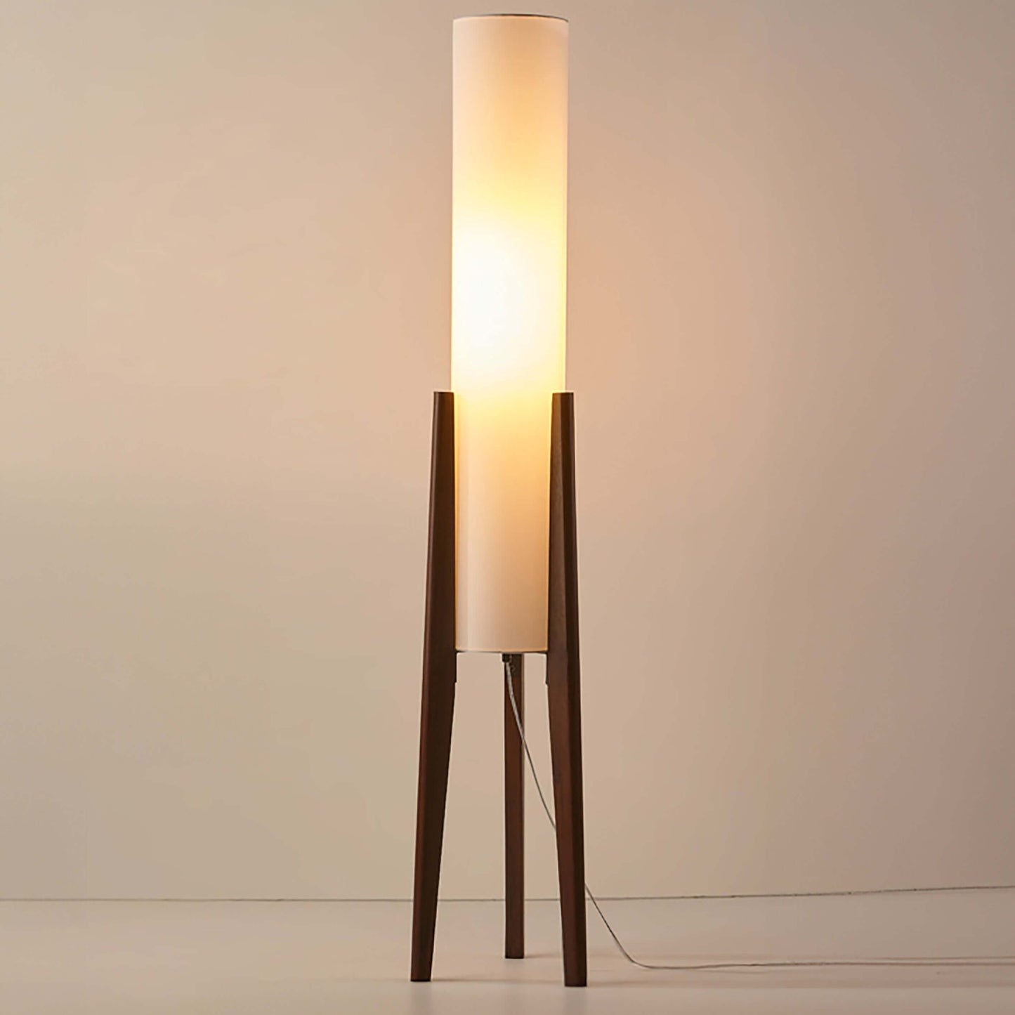 Lampada da terra in legno massello con paralume in tessuto