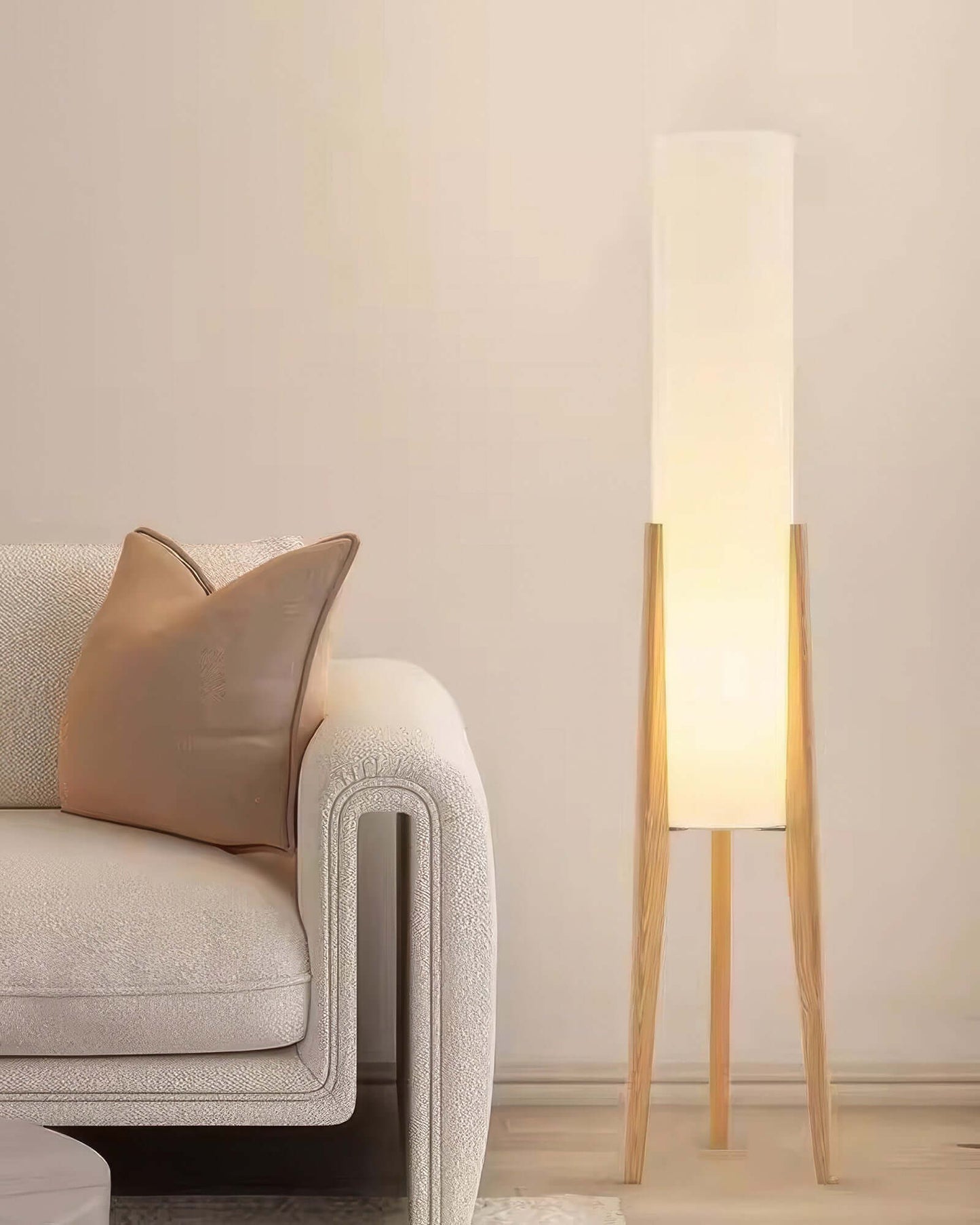 Lampada da terra in legno massello con paralume in tessuto
