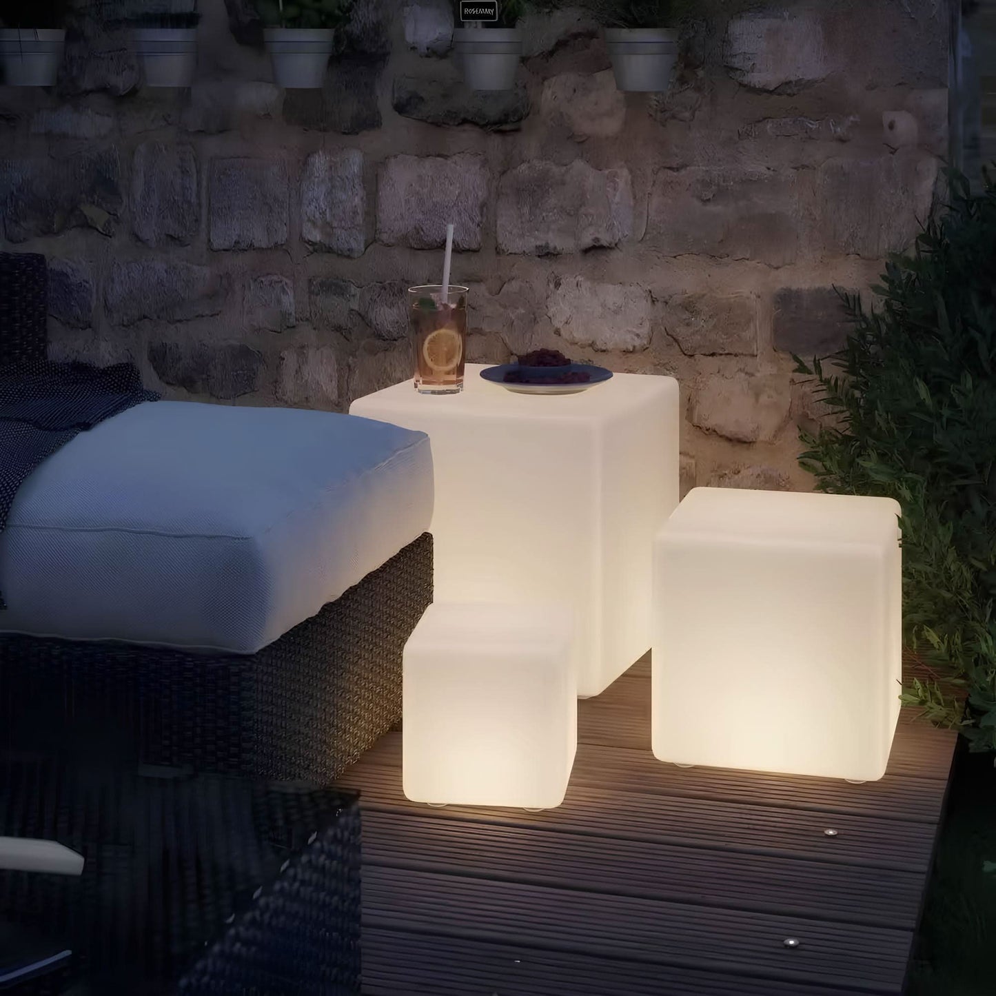 Lampada LED da giardino a cubo senza fili