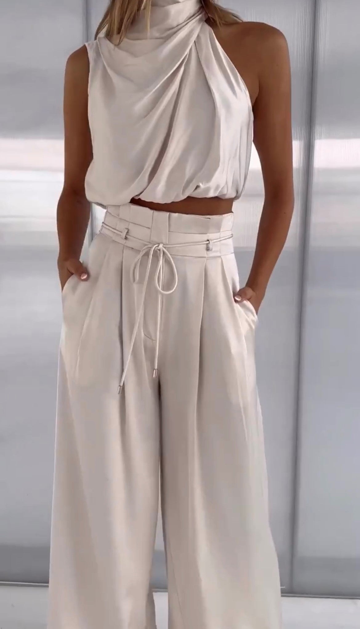 Lussuoso completo due pezzi con top elegante e pantaloni per feste e tutti i giorni