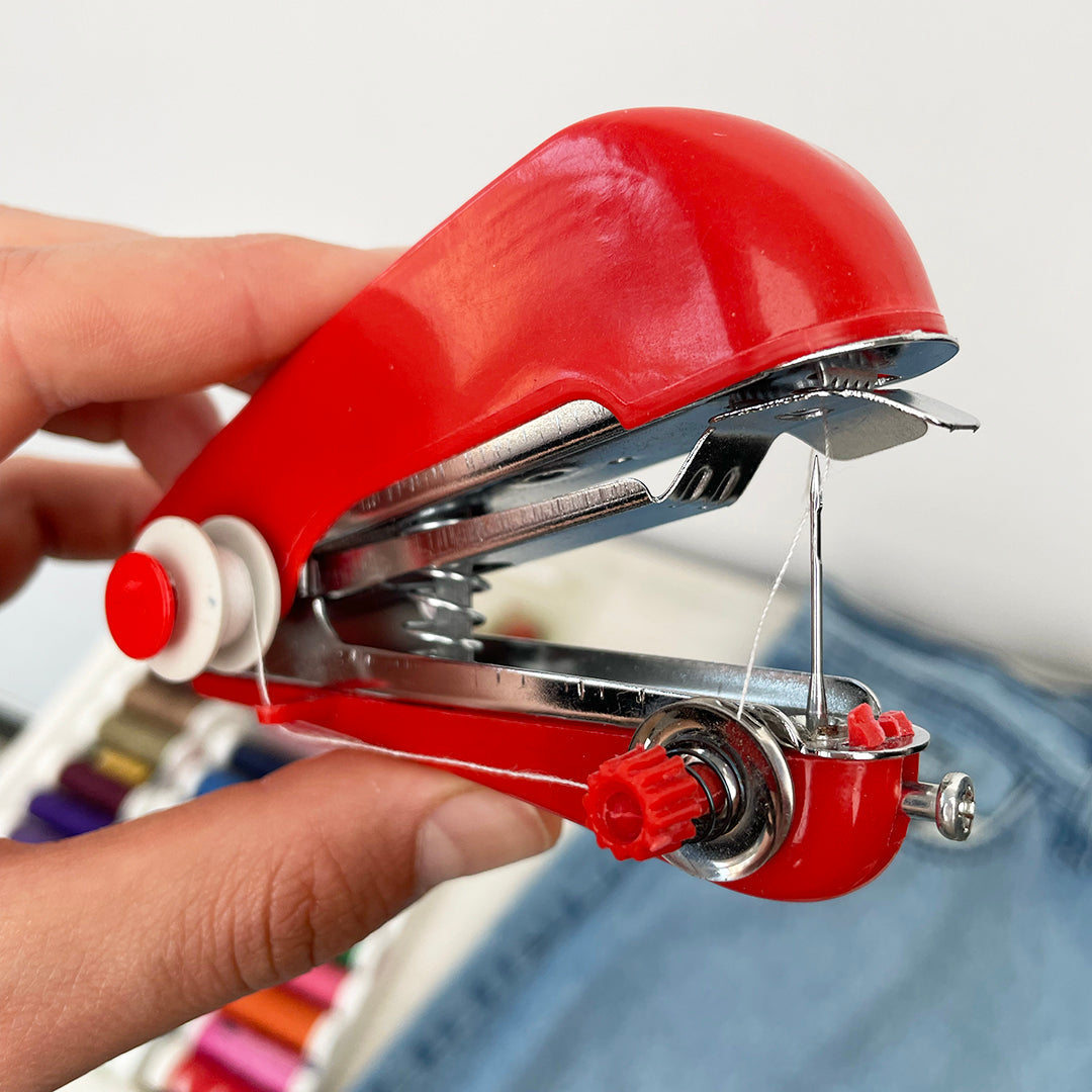 Macchina da cucire leggera e compatta con kit iniziale