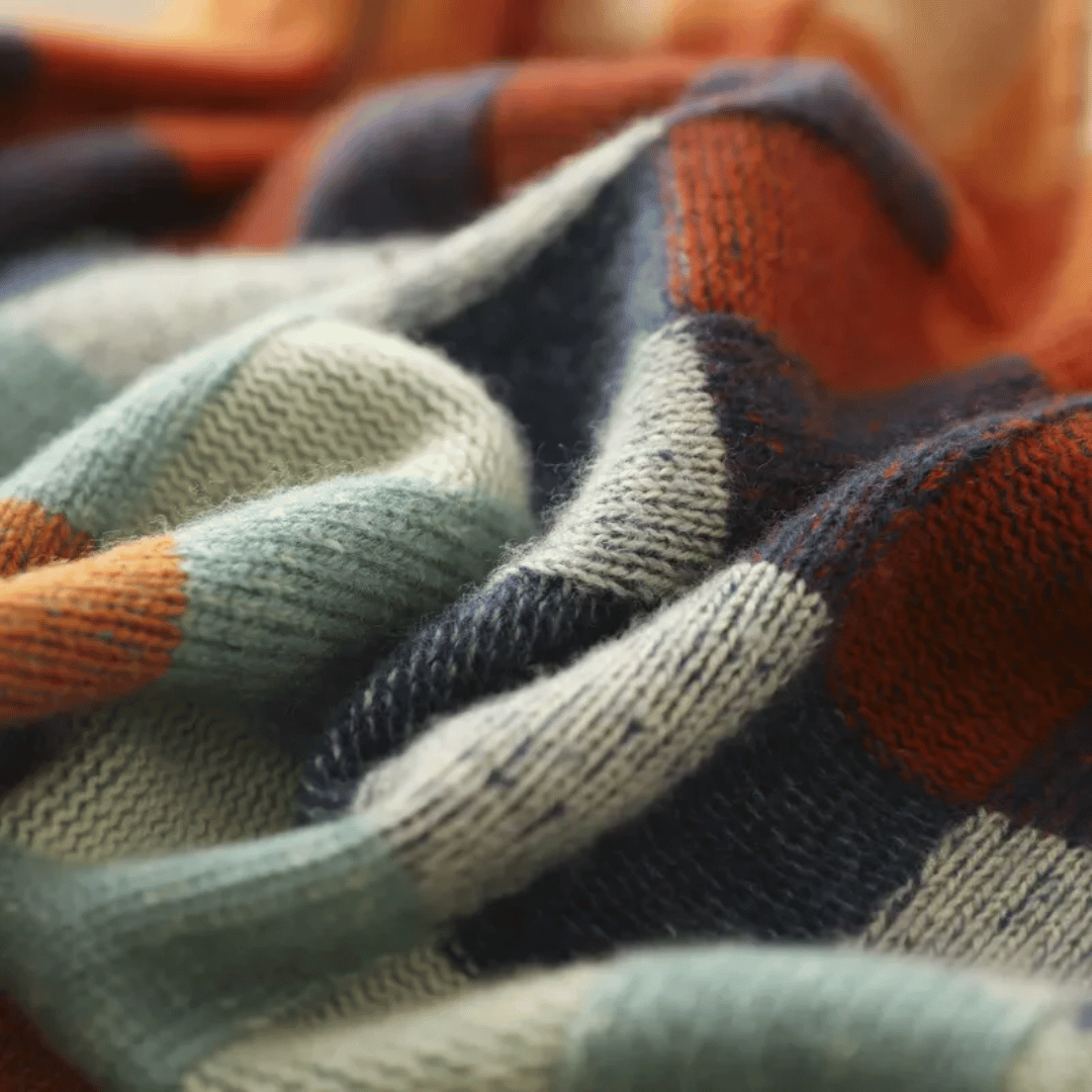 Maglione a collo alto in morbido cashmere | Elegante design patchwork