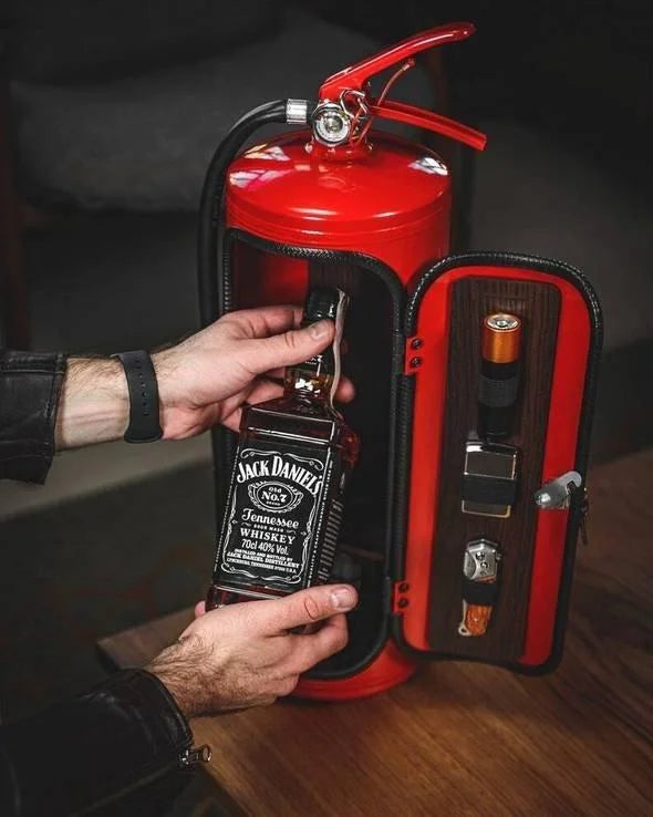 Mobile Bar Nascosto a Forma di Estintore - Unico ed Elegante