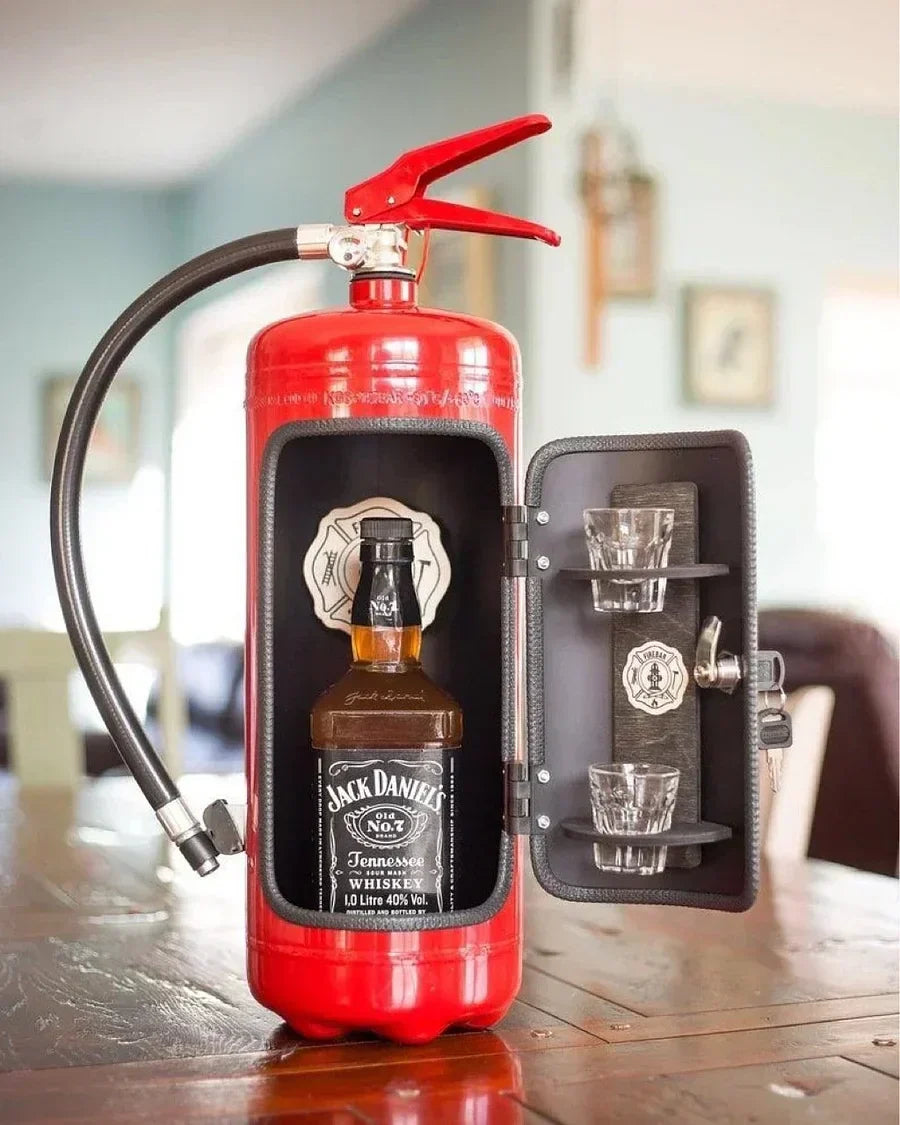 Mobile Bar Nascosto a Forma di Estintore - Unico ed Elegante