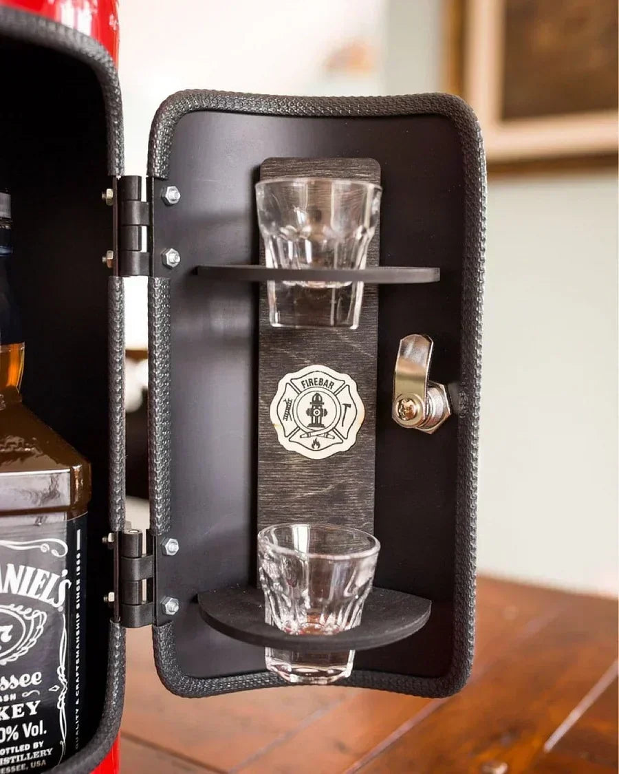 Mobile Bar Nascosto a Forma di Estintore - Unico ed Elegante