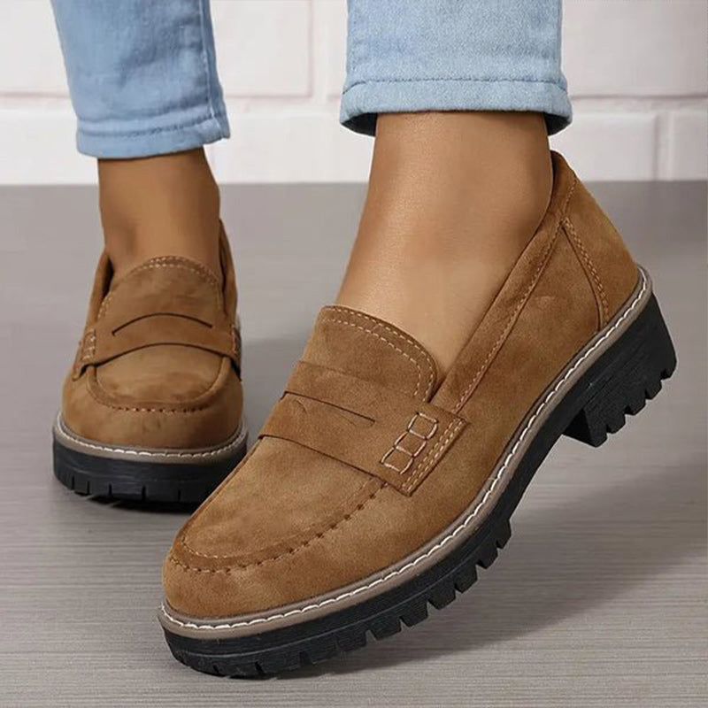 Mocassini da donna in pelle di camoscio casual ed eleganti