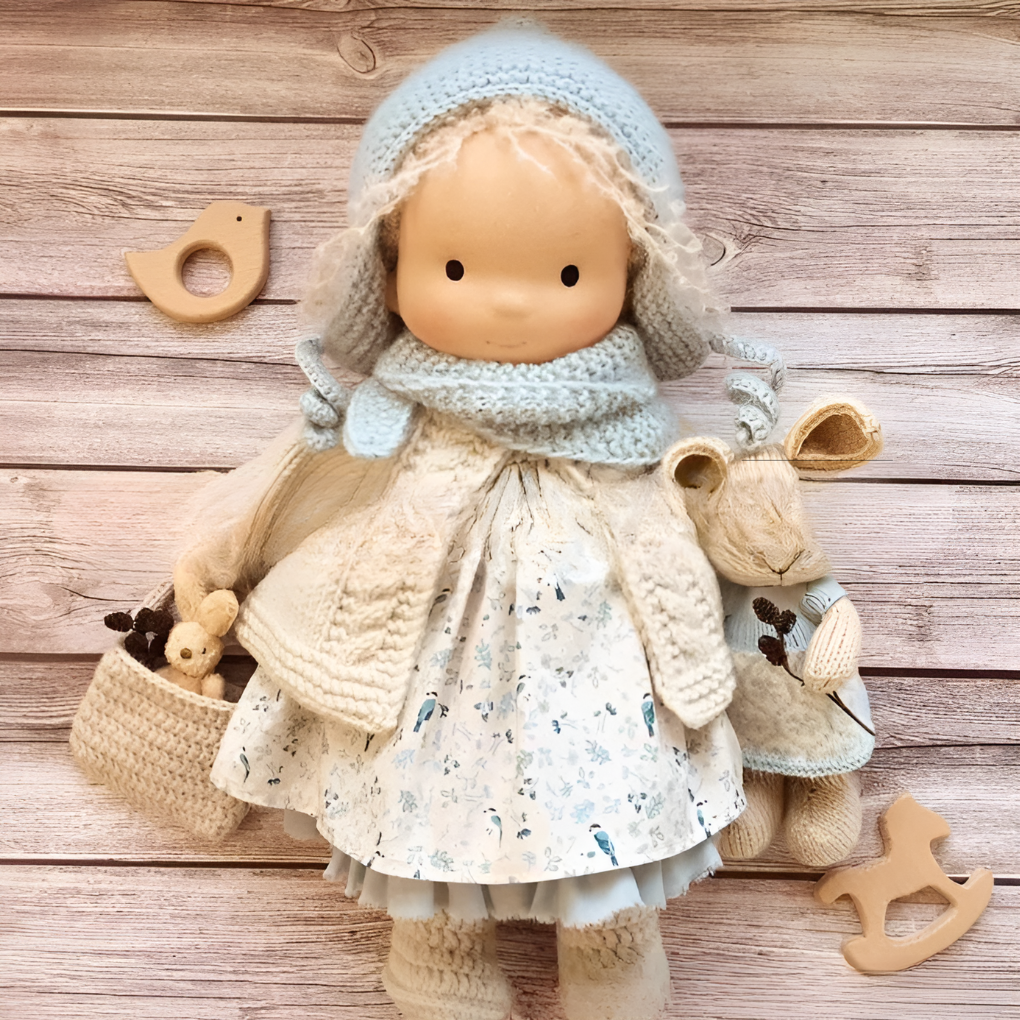 Morbida Bambola da Coccole Stile Waldorf con Morbido Cardigan in Maglia