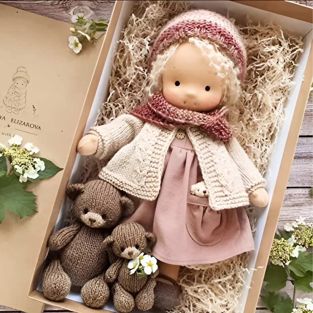 Morbida Bambola da Coccole Stile Waldorf con Morbido Cardigan in Maglia