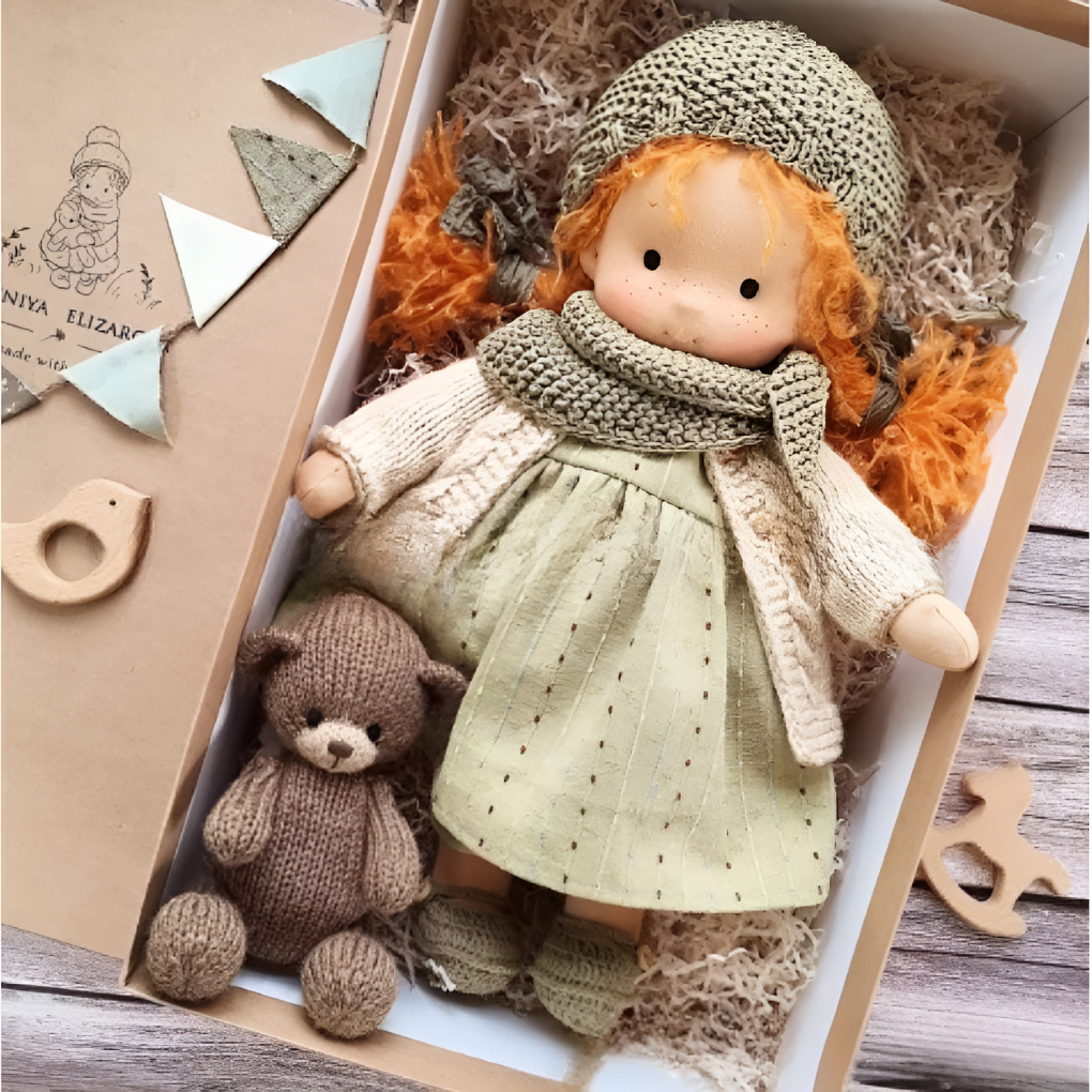 Morbida Bambola da Coccole Stile Waldorf con Morbido Cardigan in Maglia