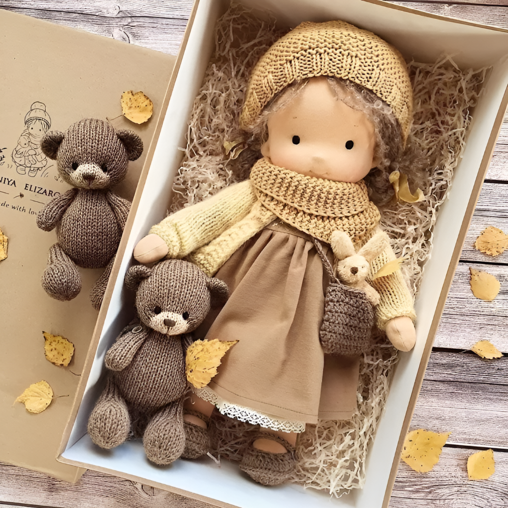 Morbida Bambola da Coccole Stile Waldorf con Morbido Cardigan in Maglia