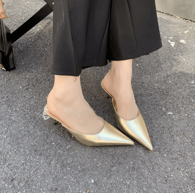Mules da donna con tacco e punta stretta, eleganti e moderni