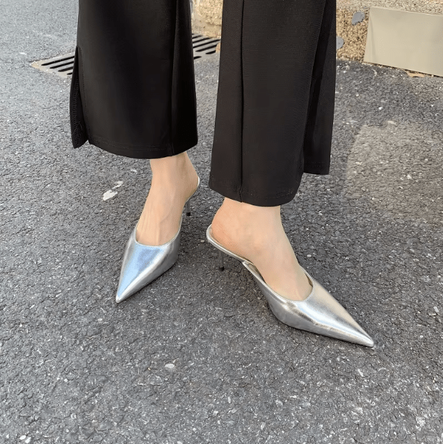 Mules da donna con tacco e punta stretta, eleganti e moderni