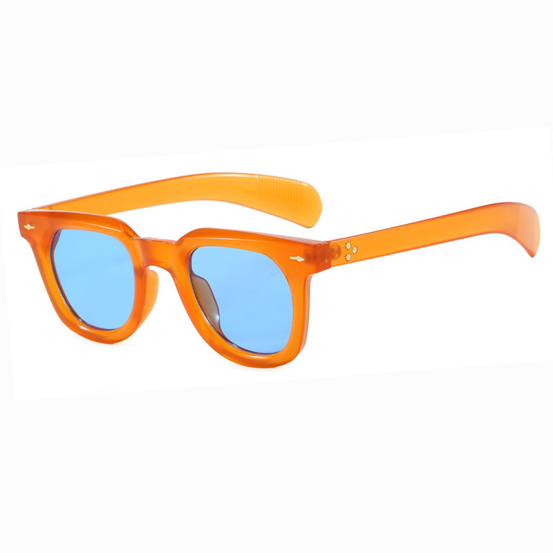 Occhiali da sole da donna eleganti dal design di tendenza con montatura elegante