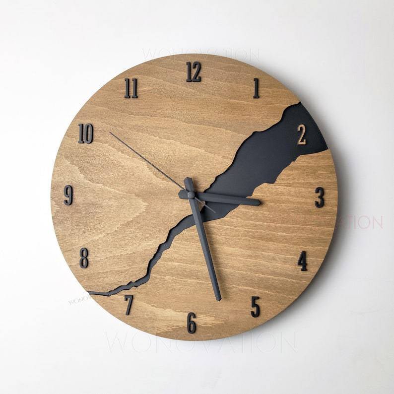 Orologio da Parete Moderno in Legno 30x30 cm – Design Intramontabile per Qualsiasi Ambiente Interno Realizzato con Materiali di Alta Qualità