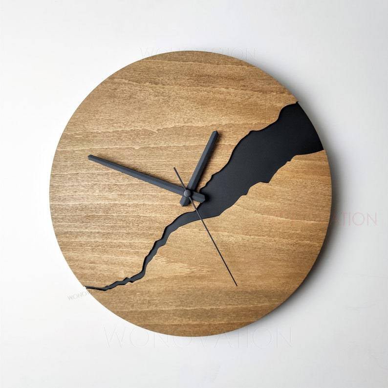 Orologio da Parete Moderno in Legno 30x30 cm – Design Intramontabile per Qualsiasi Ambiente Interno Realizzato con Materiali di Alta Qualità