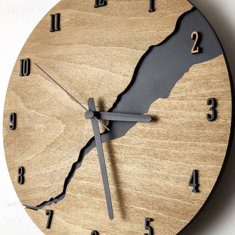 Orologio da Parete Moderno in Legno 30x30 cm – Design Intramontabile per Qualsiasi Ambiente Interno Realizzato con Materiali di Alta Qualità